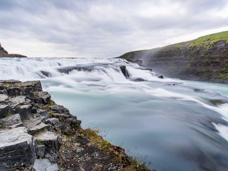 黑洞吸积盘<br>yxepqio.cn 事件视界影像